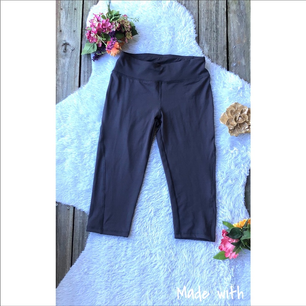 Love culture gray capris.